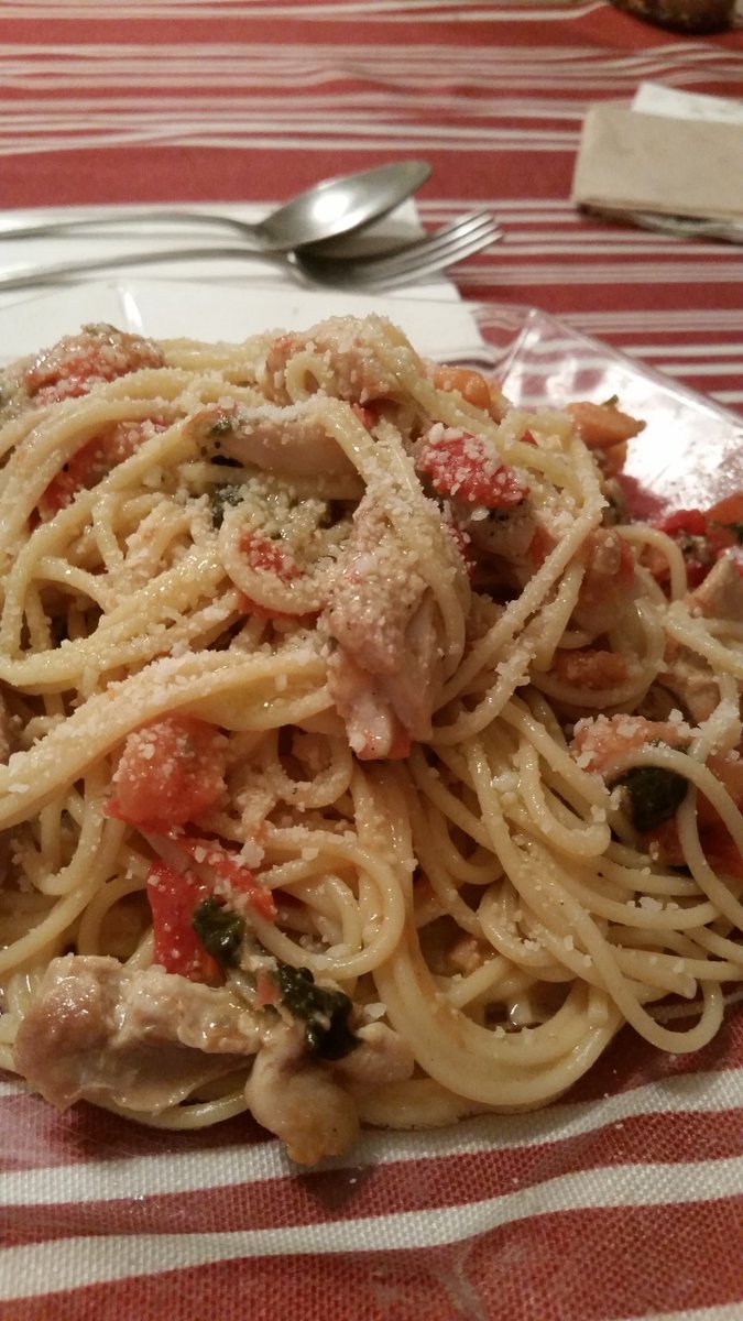 chrisderosa100's tweet photo. Chicken thigh spaghetti with a tomato spinach cream sauce #ChefChristopher https://t.co/RdbSAavqc2