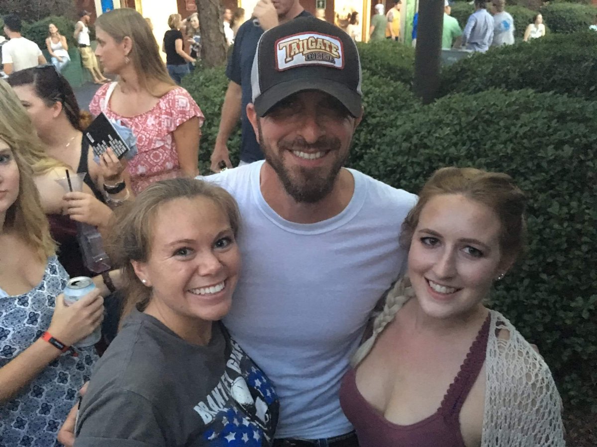 Nikki_Houston26's tweet photo. I haven't missed a single show @BrantleyGilbert or @BRIANDAVISLIVE has played in NC #notstartingnow #checkedinhotel #GSB #soooexcited https://t.co/2lwonrymcf
