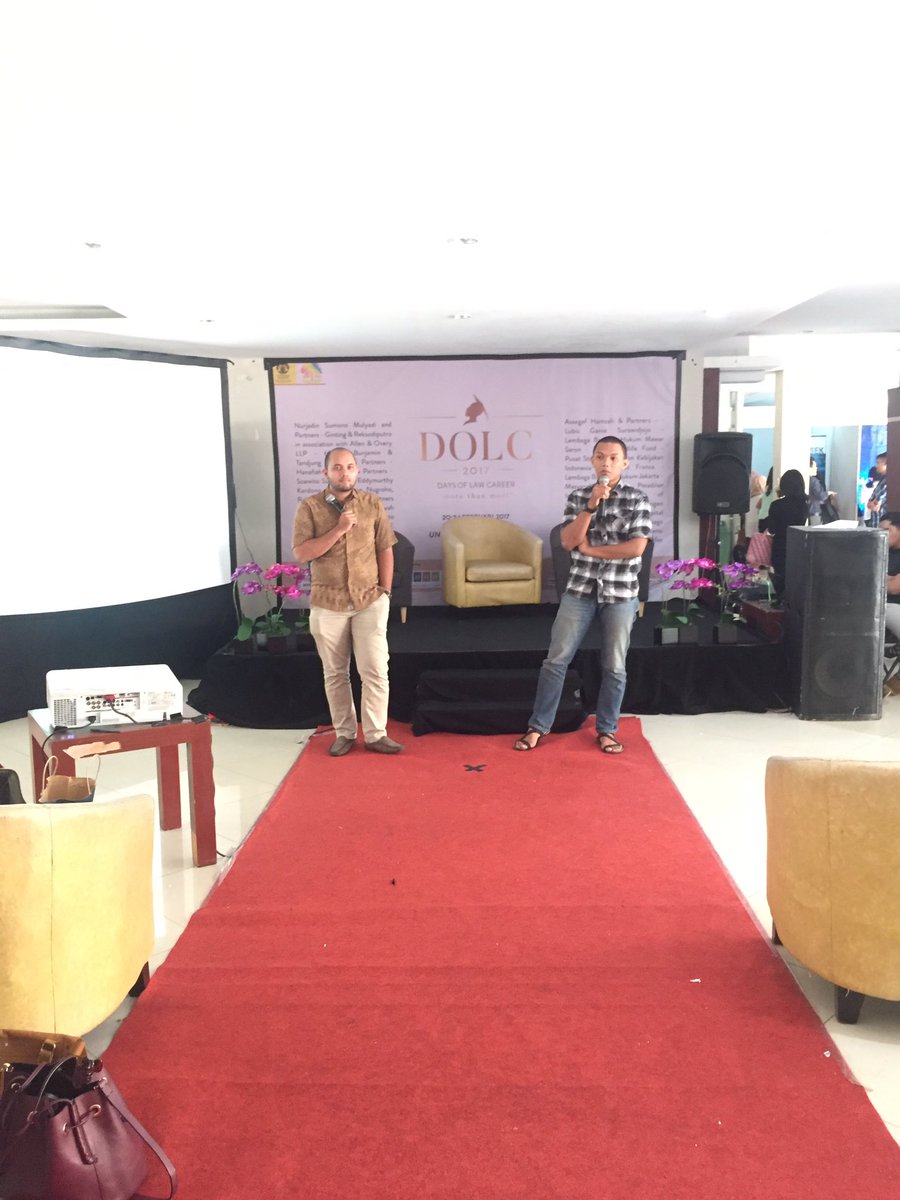 Presentasi instansi oleh MaPPI FHUI yang berlangsung di lobby FHUI