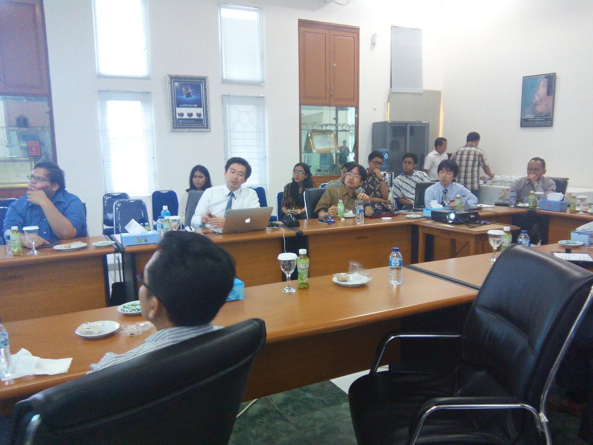 SuryaSatellite's tweet image. 20/02/2017, Guest lecture from Tohoku University at pusteksat @LAPAN_RI #SuryaSatelliteforIndonesia #JumatBerkah