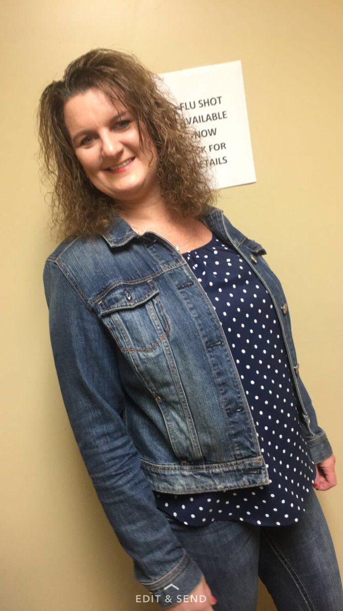 Christian_Ba15's tweet photo. When your mom thinks she looks good so she wants you to take a picture of her in the doctors office lol' 😂 https://t.co/SHPr7MrXuF