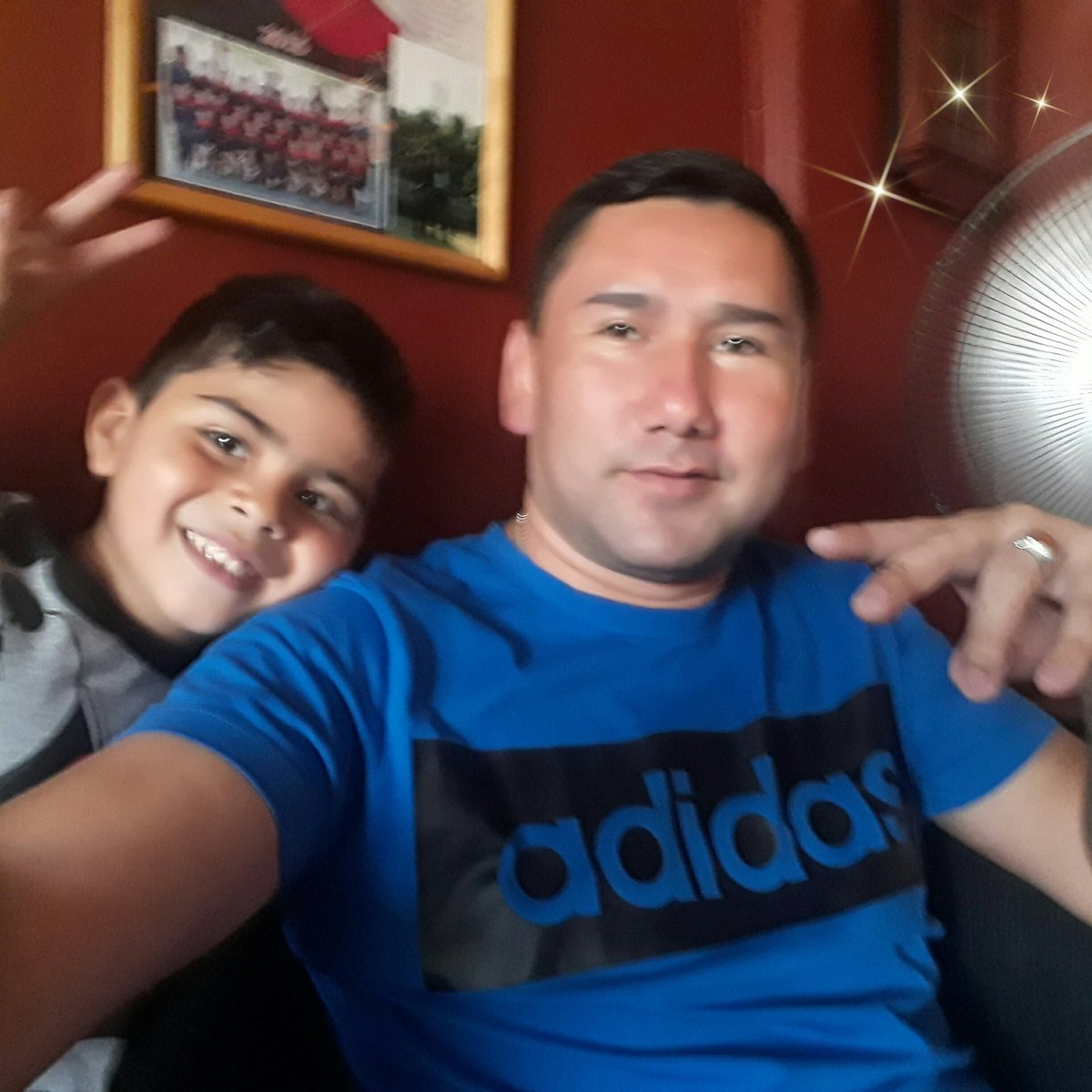 dilan31rojas's tweet photo. Con el hijo https://t.co/kNNY6SRz24