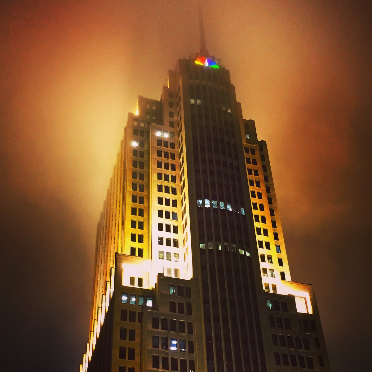 Brad Dempsey On Twitter Foggy Nbc Tower In Chicago Another Modern Art Deco Building Built In 1989 To Resemble 30 Rock In Nyc Nbc Architecture Nbc Chigago Https T Co Dgcfroli78