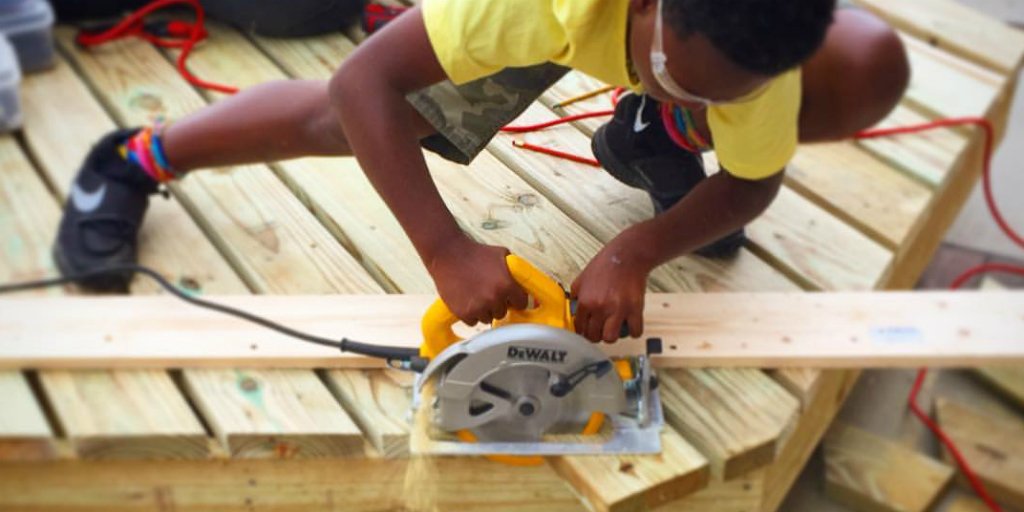 Teens using power tools? Nonprofit brings together youth to physically build amenities &amp; change the urban landscape on.uli.org/eruo309fM7S