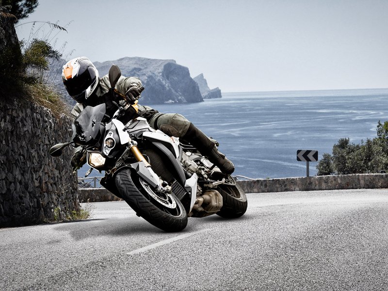 soymotero's tweet photo. En breve llegarán los nuevos @MotoContinental #ContiRoadAttack3. Te contamos todos sus detalles https://t.co/2CUNLHtDj0 https://t.co/vgmrDrkbRQ