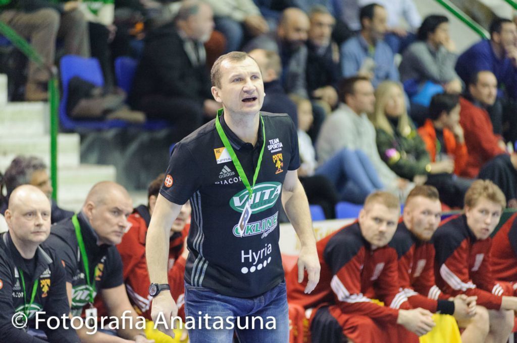 Onko <a href="/RiihimakiCocks/">Riihimäen Cocks</a> jo valmis avaamaan pistetilinsä EHF Cupissa? #käsipallo #hanboll faneille.com/kasipallo/cock…