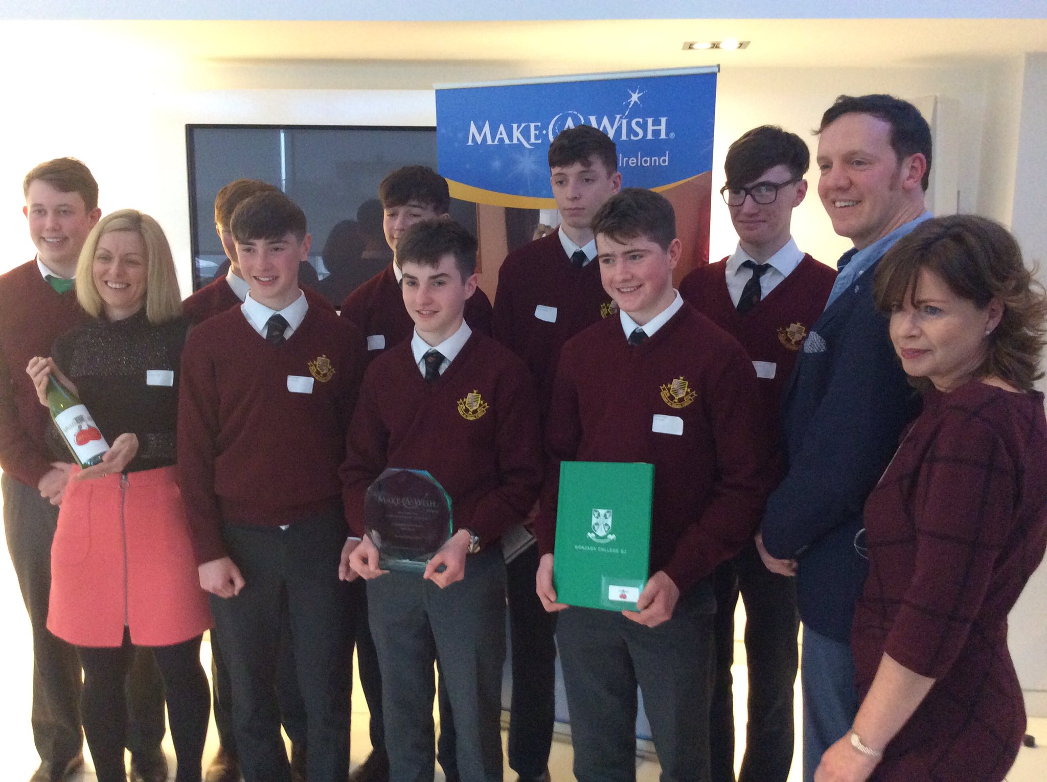 Make A Wish Ireland ×‘×˜×•×•×™×˜×¨ Gonzaga College Dublin Receive Kidsforwishkids Award For Highest Funds Raised For Their Organic And Eco Friendly Apple Juice Company Https T Co Hsvxmmpmvh