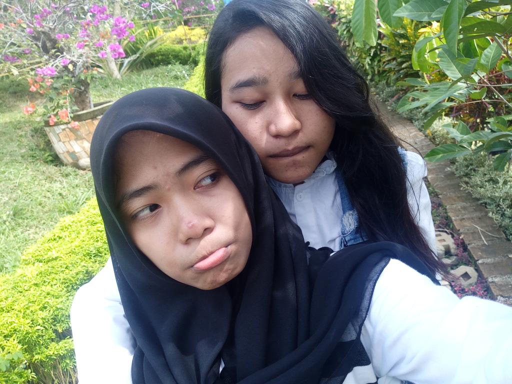 willynanda2's tweet photo. Aneh, kocak, gokil, gila, bandal, suka melece, konyol tapi dia baik,perhatian,gak sombong &amp; selalu ada buat aku😘 https://t.co/XGtbVNbg2V