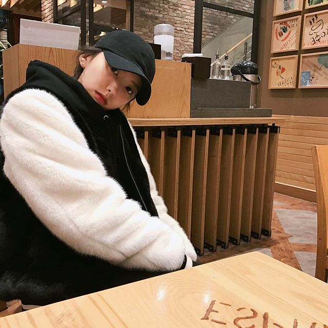 YoonJoyful's tweet photo. [YOONJO INSTAGRAM] 170223 _yoonjo: 👻 #신윤조 #윤조 #Yoonjo https://t.co/KVti6DSaAd