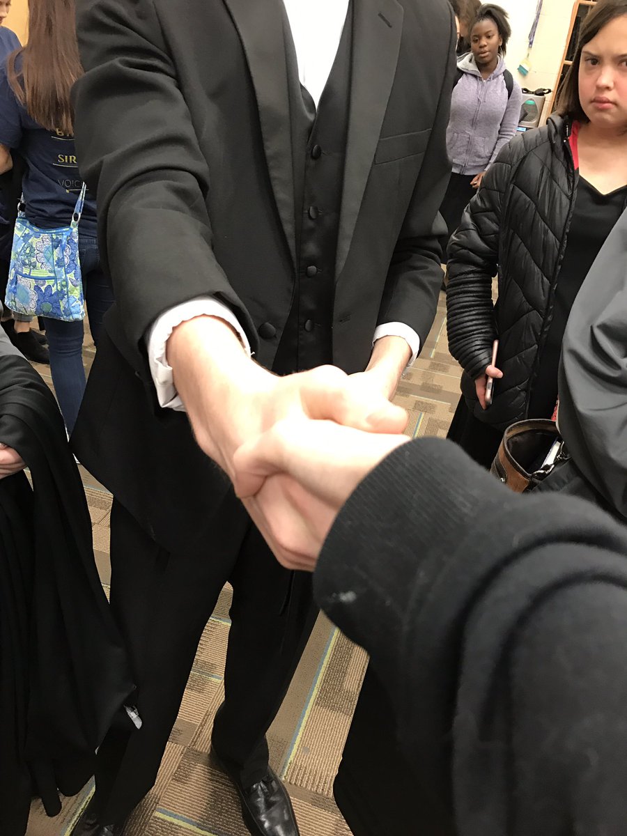 18emm01's tweet photo. 1000 retweets and he'll continue with show choir 🖤💃🏼🎼 @MidWSCConfess https://t.co/XxmXiQi1wc