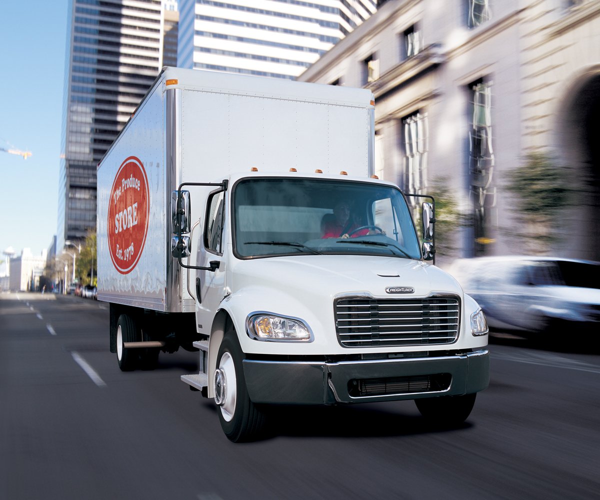 DemandDetroit's tweet image. When you pair the #DD5 with the #M2106, you get downtown delivery with on-highway durability. #DrivenByTheBest
bit.ly/2mTwo7m