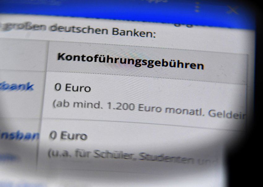 finanzblick's tweet photo. #Basiskonten: Verbraucherschützer klagen gegen hohe Gebühren https://t.co/Gl3zUXQtfR via @SPIEGELONLINE https://t.co/esDzVnnCi2