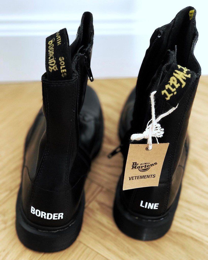 And where is your #BORDERLINE @vetements_official #passionforfashion #ellefashionguide #fr… ift.tt/2mAohAu