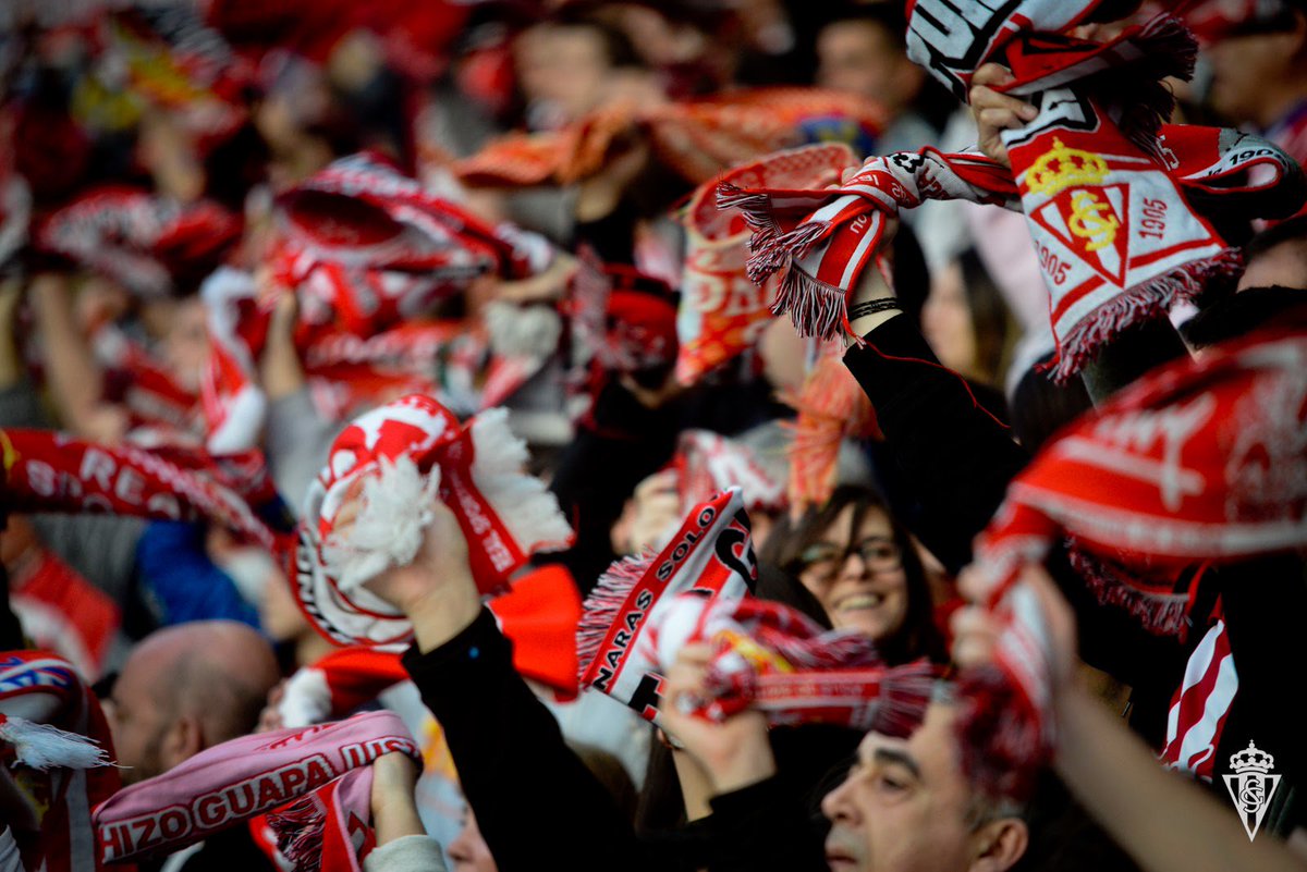 RealSporting's tweet photo. La Grada de Animación y UNIPES han promovido la idea de cantar el himno a capela el domingo🏟️ https://t.co/vHRAFZd7yb #BatallaSinCesar 🔴⚪️ https://t.co/GqEuUwvzXC