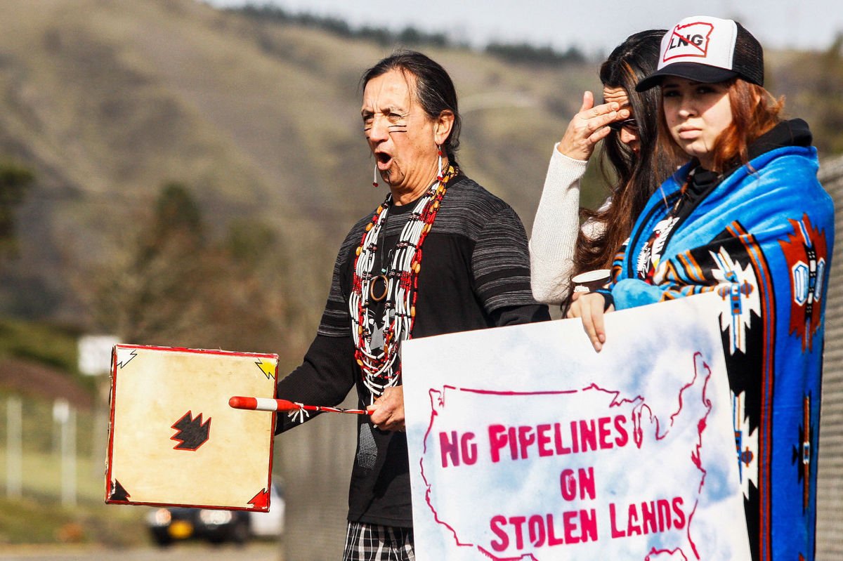 #NoDAPL #NOJORDANCOVEPIPELINE  #DUMPTRUMP  #7THGENERATIONRIZING  #N8V  #SINGTHEOLDSONGS  #LEAVEOURLANDSALONE  !