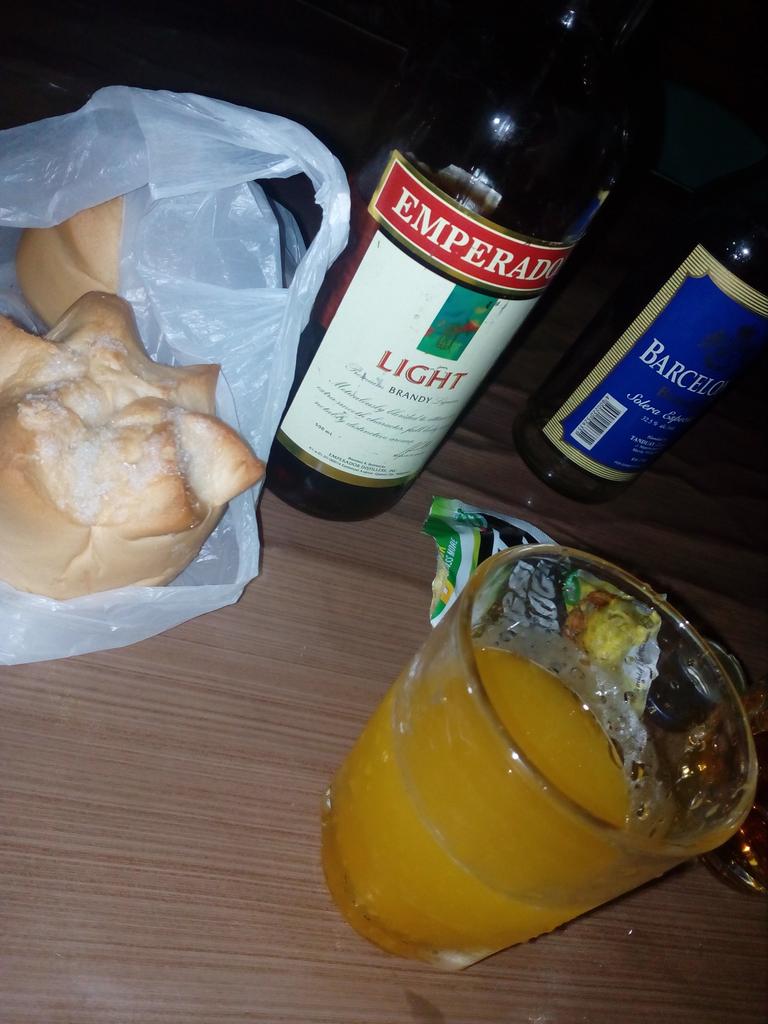 martinjohnarson's tweet image. best pulutan ever! 🍺🍻🎉
#starbread