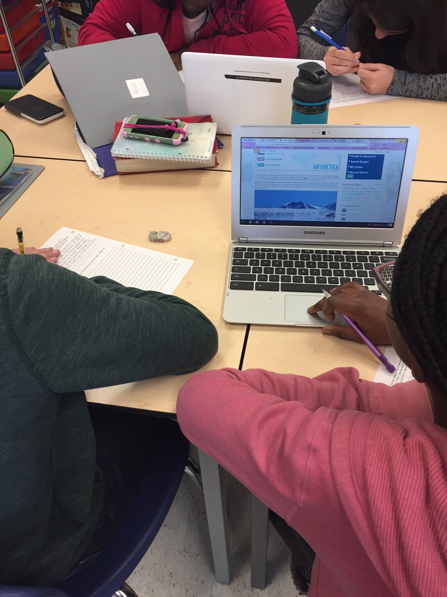 AmandaODTeach's tweet photo. @misswood15 having gr 7 students investigate physical geog through a partner webquest. #ampslearning #ampsML #geography #yrdsb https://t.co/zdwFaTs0YH