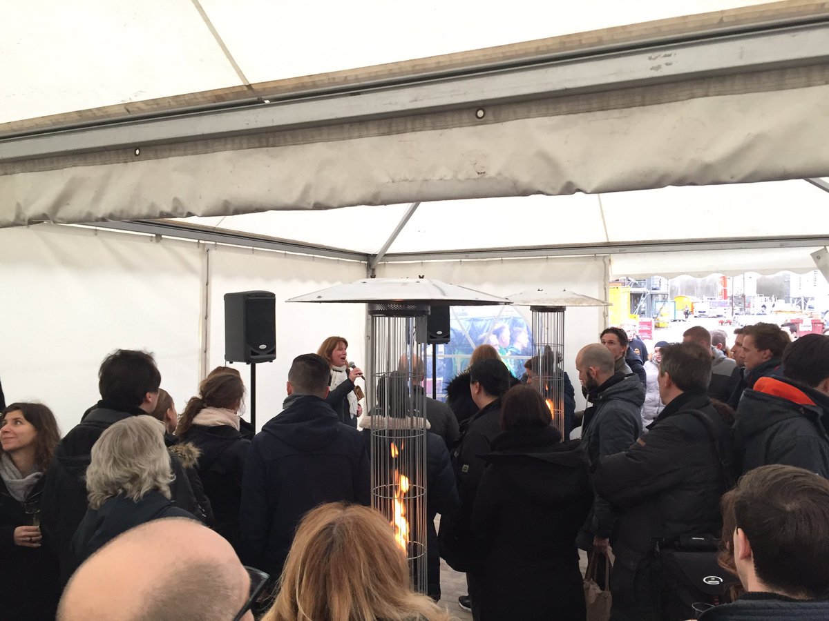 Viering hoogste punt, Het Eiland <a href="/dorpnobelhorst/">Nobelhorst</a> <a href="/almere/">almere</a> <a href="/Ymere/">Ymere Nieuws</a> met alle toekomstige bewoners