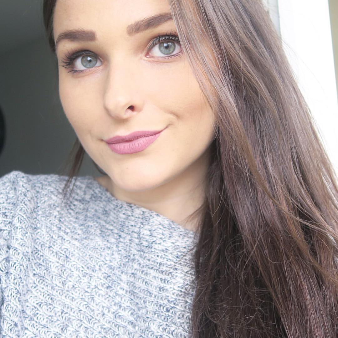 NeutrogenaFr's tweet photo. Et si on se retrouvait le 6 mars avec @Chakeup_ et @mllexchloeytb pour une #morningroutine pas comme les autres...😉? #SeeWhatsPossible https://t.co/9Y3mn4C2WT