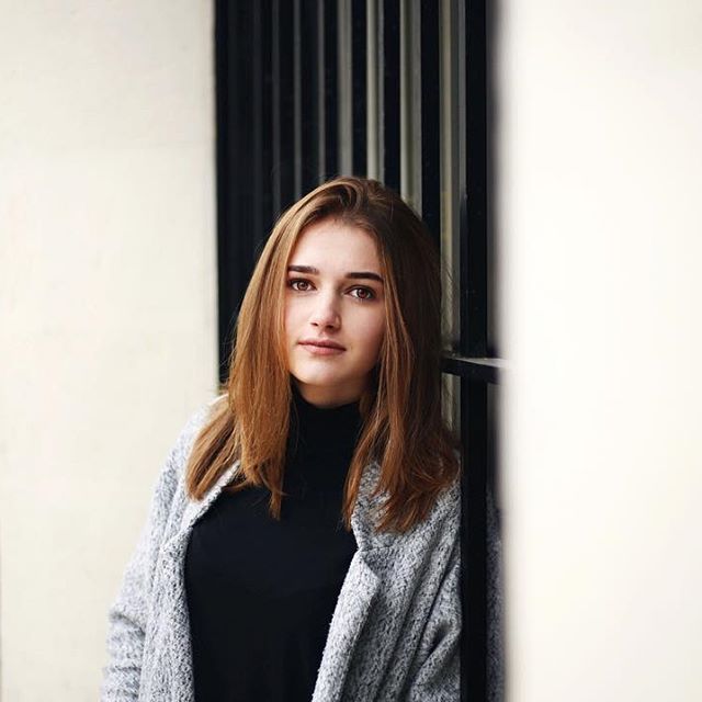 NeutrogenaFr's tweet photo. Et si on se retrouvait le 6 mars avec @Chakeup_ et @mllexchloeytb pour une #morningroutine pas comme les autres...😉? #SeeWhatsPossible https://t.co/9Y3mn4C2WT
