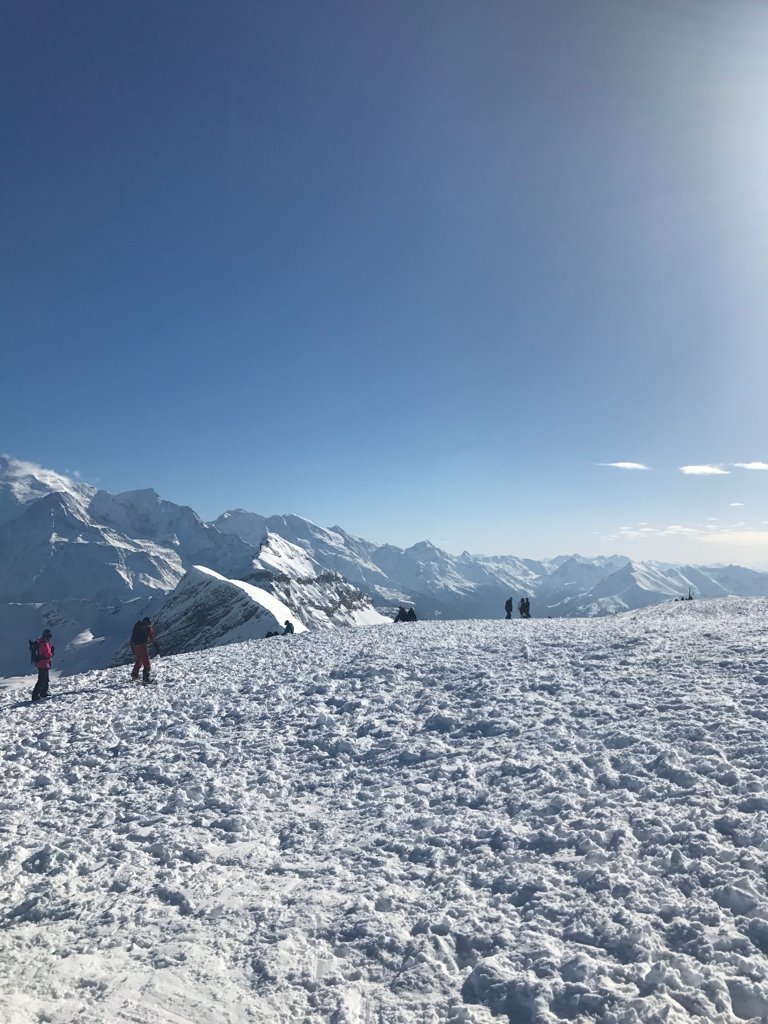 Morzine_ski's tweet image. What a way to finish the week with a #bluebird here in the @PortesDuSoleil. Enjoy #ski #perfectconditions