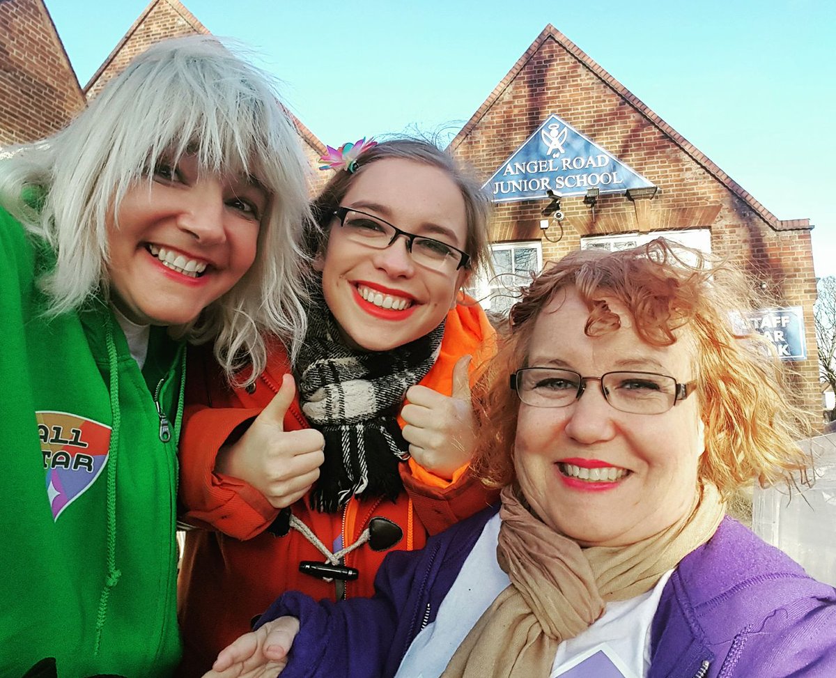 An amazing #Funday at @AngelRoadJnr with <a href="/TanyaleeDavis/">Tanyalee Davis</a> &amp; <a href="/elliebeamusic/">Ellie Bea</a> yesterday! #learning #gr8asur #education #teaching #Children