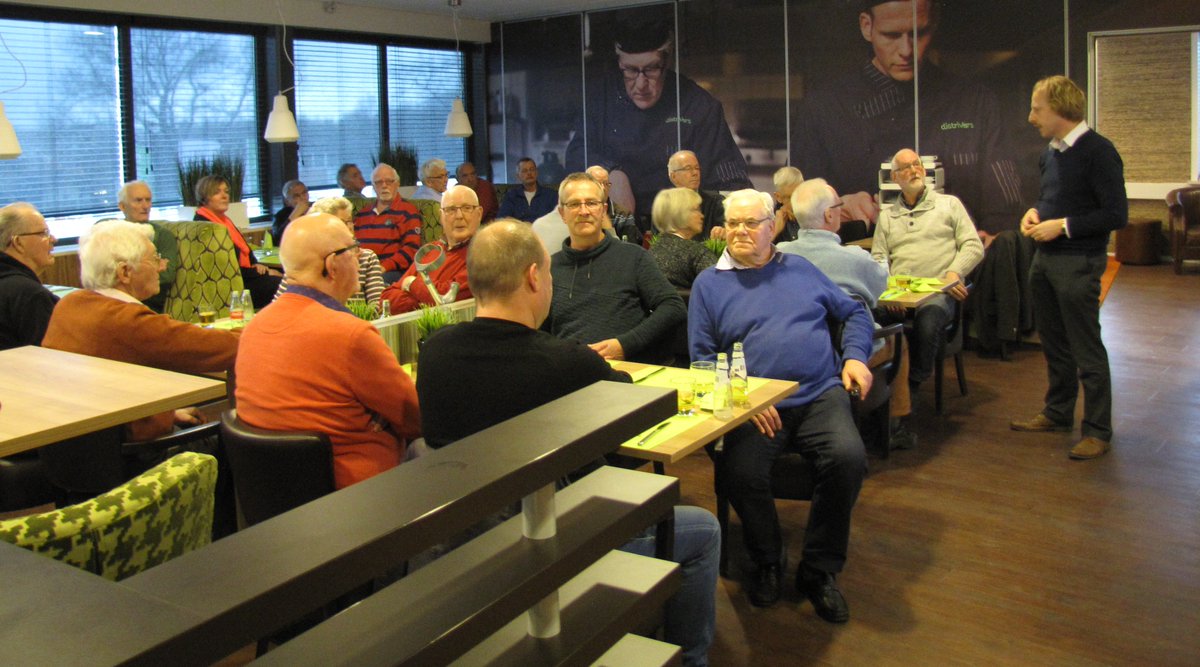 De vrijwilligers van de Voedselbank Hoogeveen op bezoek gehad. Leuke middag met presentatie en rondleiding. Wat een enthousiaste groep!
