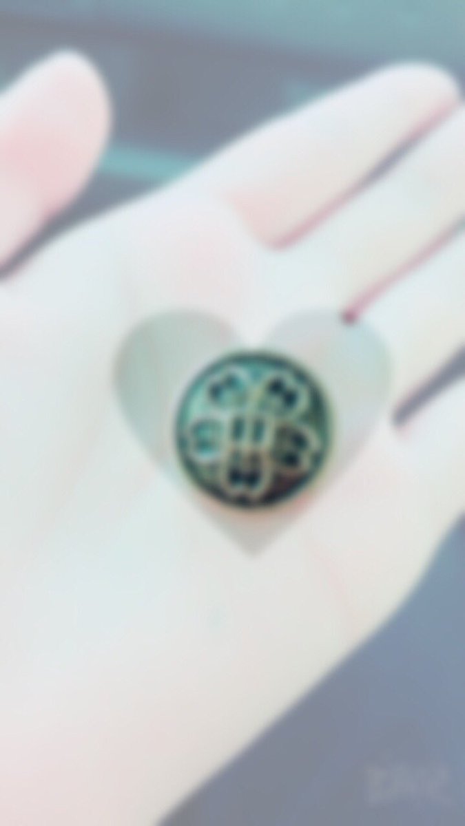berry_milk_'s tweet photo. 今日卒業式でした😢🌸

ボタン諦めてたんだけど、やっぱ後悔したくなくて行ったらくれました、、😳
一生の宝物ができた😚💗 https://t.co/FVthJHrHlb