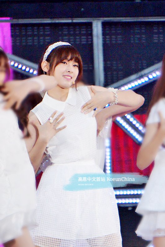 KoeunChina's tweet photo. 141018 SMTOWN IN SHANGHAI 
D-15 Koeun's Birthday
#KOEUN #smrookies #smtown #고은 #高恩 
Cr.KoeunChina 
Please don't remove logo and edit. https://t.co/HZ3gTfTeMk