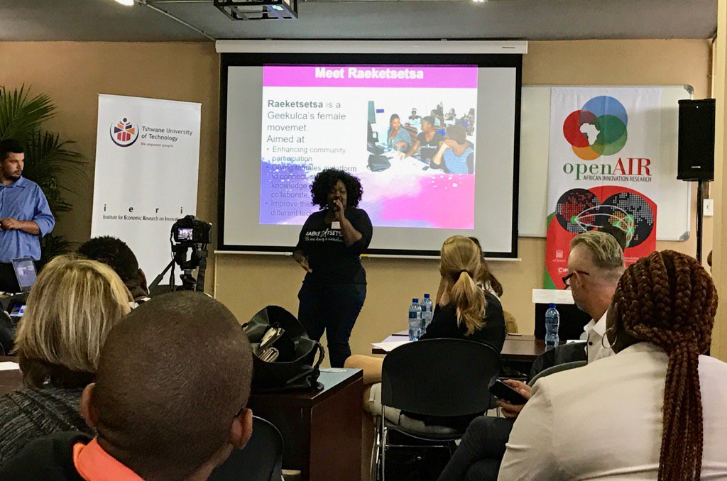 Raeketsetsa - <a href="/CinaWood/">#GeekQueen</a> is empowering a community of women makers and ICT entrepreneurs <a href="/Geekulcha/">G E E K U L C H A 🇿🇦</a> #SAMakers