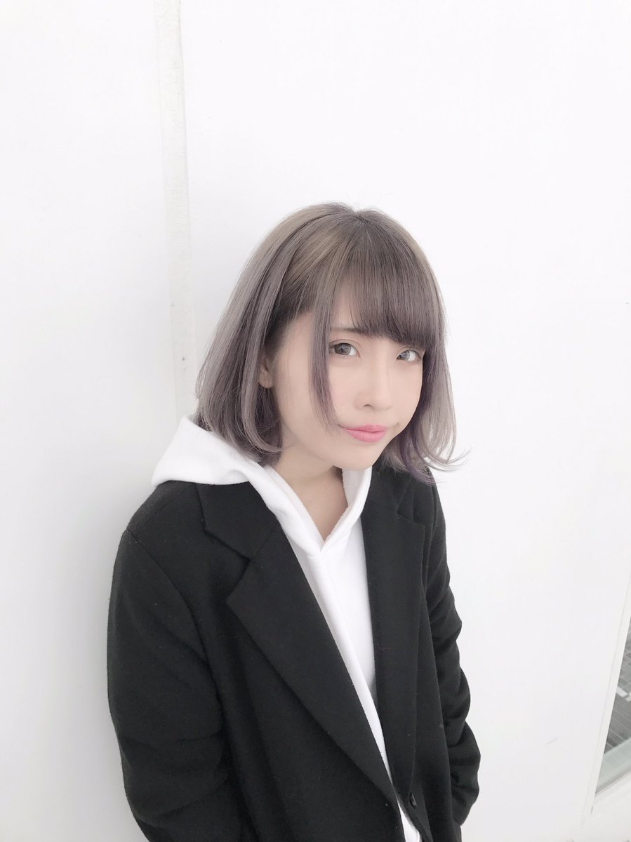 けーちん New Hair 銀髪にインナーカラーで サイドと前髪に紫を入れて貰った 今回もu Realmの谷垣さんに して貰いました W そしてこの後19 30 マジックリーグ交流会参加します パック剥いて見たらまさかの色の組み合わせだー けーちん New Hair 銀髪にインナーカラーで サイドと前髪に紫を入れて貰った 今回もu Realmの谷垣さんに して貰いました W そしてこの後19 30 マジックリーグ交流会参加します パック剥いて見たらまさかの色の組み合わせだー