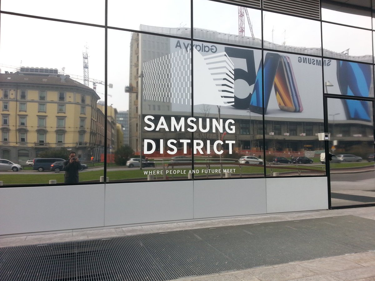 Alby210j's tweet photo. Alla Samsung Arena per l'inizio di un'avventura nel digitale! @palestredigital @SamsungItalia @Accentureitalia @Prospera_IT @Assolombarda https://t.co/yz6P7YbYAh