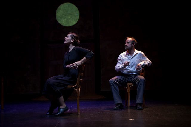 Gracias al <a href="/centrodramatico/">CDN</a> por programar La esfera... @carmen_losa @ion_iraizoz Somos candidatos al Max al Mejor Espectáculo Revelación!!