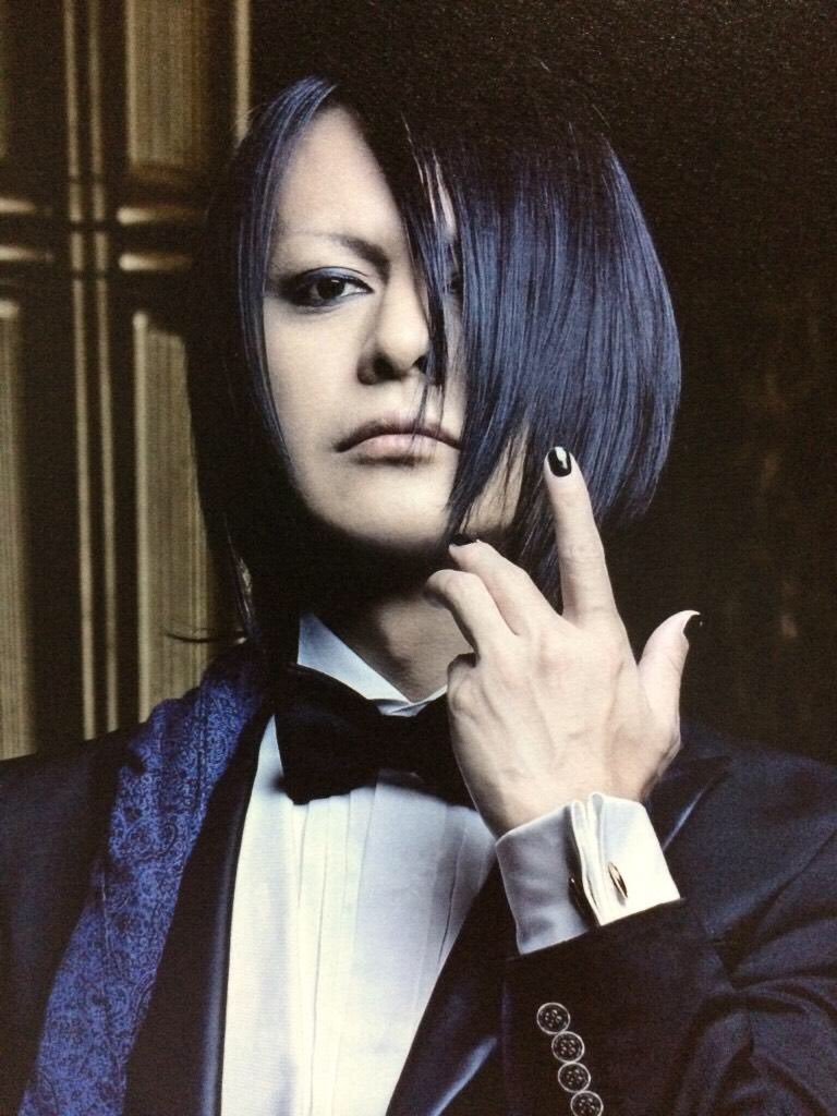 V系bar RAZZLE DAZZLE on X