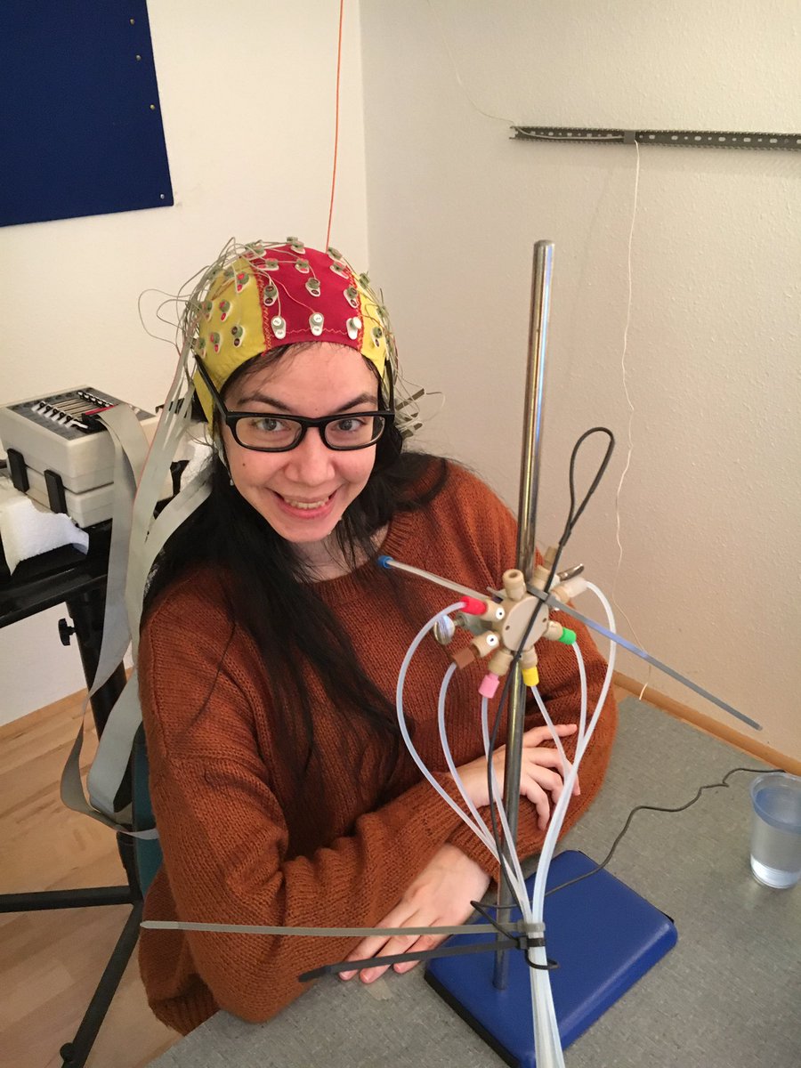 moonwilton's tweet photo. #brains #taste #happyparticipant #happyfriday #EEG https://t.co/lGJfv5qC5t