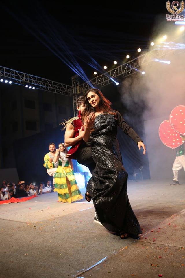 tackerUniverse's tweet photo. Pictures of @karantacker and @krystledsouza on stage performing for Rajshree Institution Annual fest Aahvan #RajshreeBareilly #TackerGallery https://t.co/2qHdTgpdpm