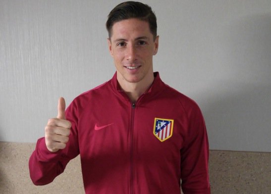tutticonvocati's tweet photo. La foto che tutti volevamo vedere: Fernando #Torres sta bene e lascia l'ospedale https://t.co/sAno5oOr69