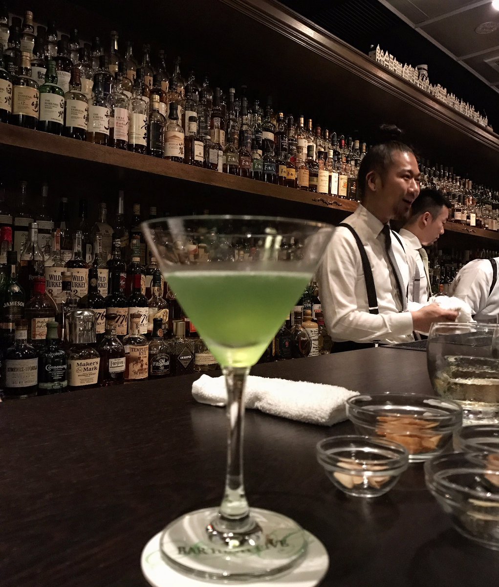 SusiePlascencia's tweet photo. Matcha liqueur, Japanese whiskey 🍵 Custom-made cocktails, no menus. ❌ #BarHighFive #Tokyo https://t.co/UJMBGVF7Ce https://t.co/TM7VjoeLtT