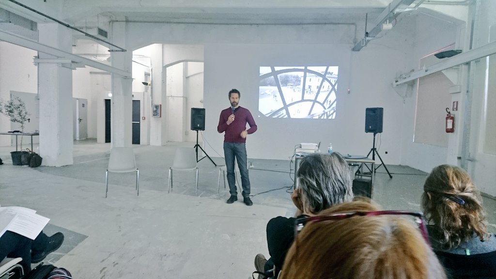 BAMstracult's tweet photo. Gianluca racconta la storia di @DContemporanee. Da una fabbrica vuota in un paesaggio firmato @UNESCO all'arrampicata culturale #progettoic https://t.co/uWPFBlKVVP