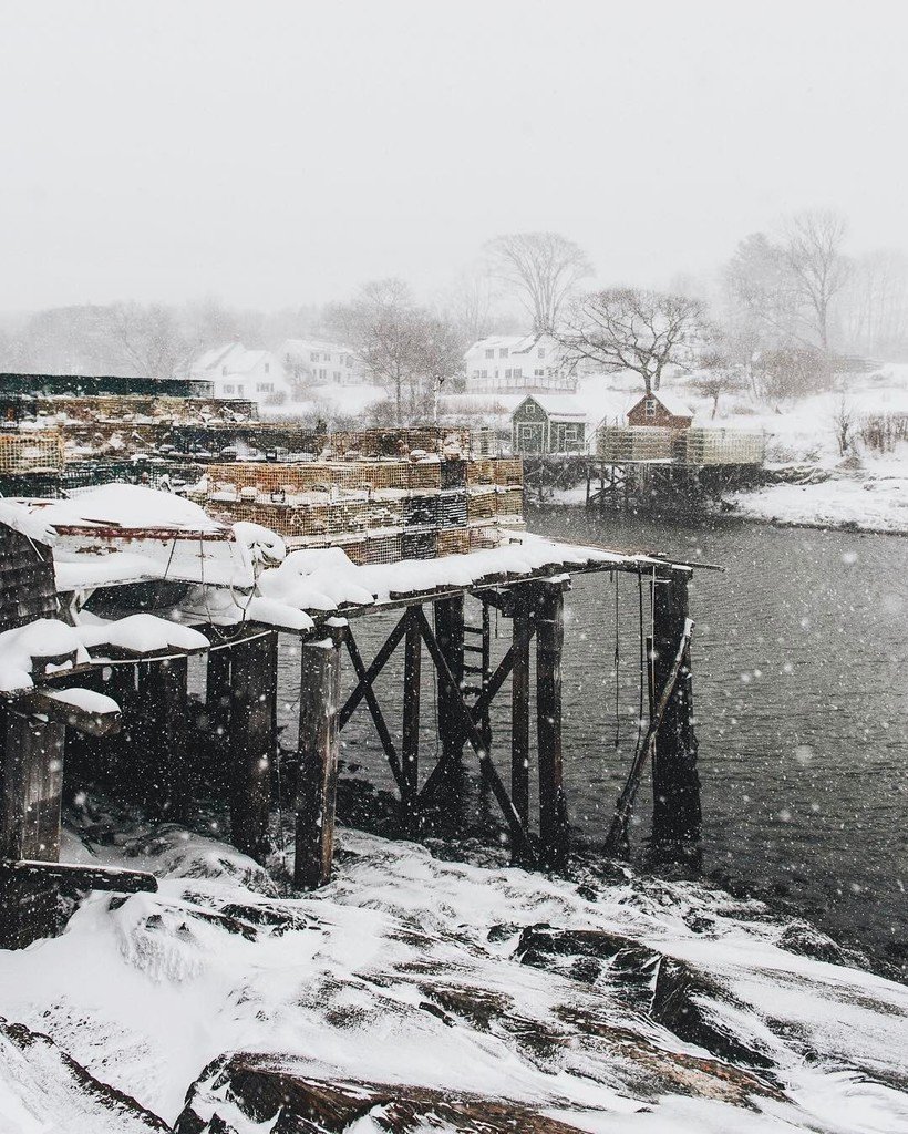 MFPHOTO's tweet photo. There is something so beautiful about the brutality of a Maine winter. https://t.co/5DzpNC0Avm https://t.co/10Ufasd3n7