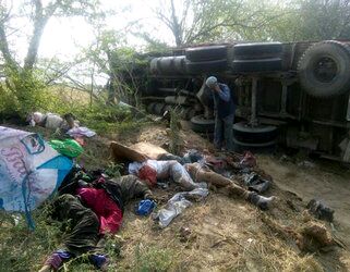 Dharmve95273883's tweet photo. A mishapping got at jodhpur, a jeep met with a truk 17 person died on the spot. God gives piece then soul and family. https://t.co/f4GfX1L28o