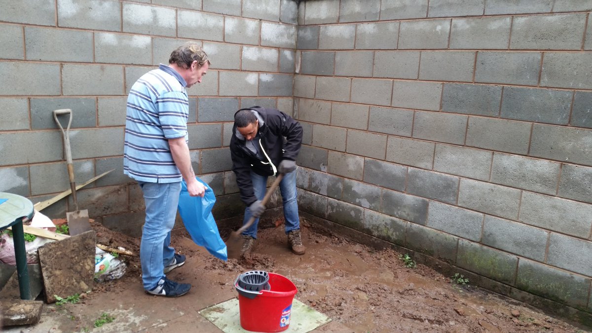 GenesisHousing_'s tweet photo. Some of our tenants and staff working on the garden project at the mens supported accomodation. #gettingreadyforsummer https://t.co/snYtPN7F7B