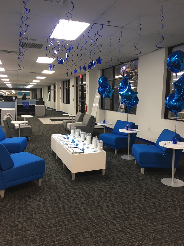jls13t's tweet photo. #bgfest @MyBlueGrace Best place to work https://t.co/M6UVM0jrUx