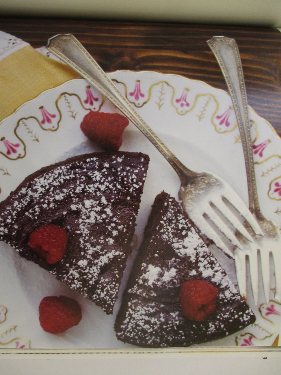 wwnortonUK's tweet image. .@DessertForTwo's new #cookbook #SweetandSimple has arrived in the office! These #recipes are beyond sumptuous. Out 21 March! 😋 #desserts