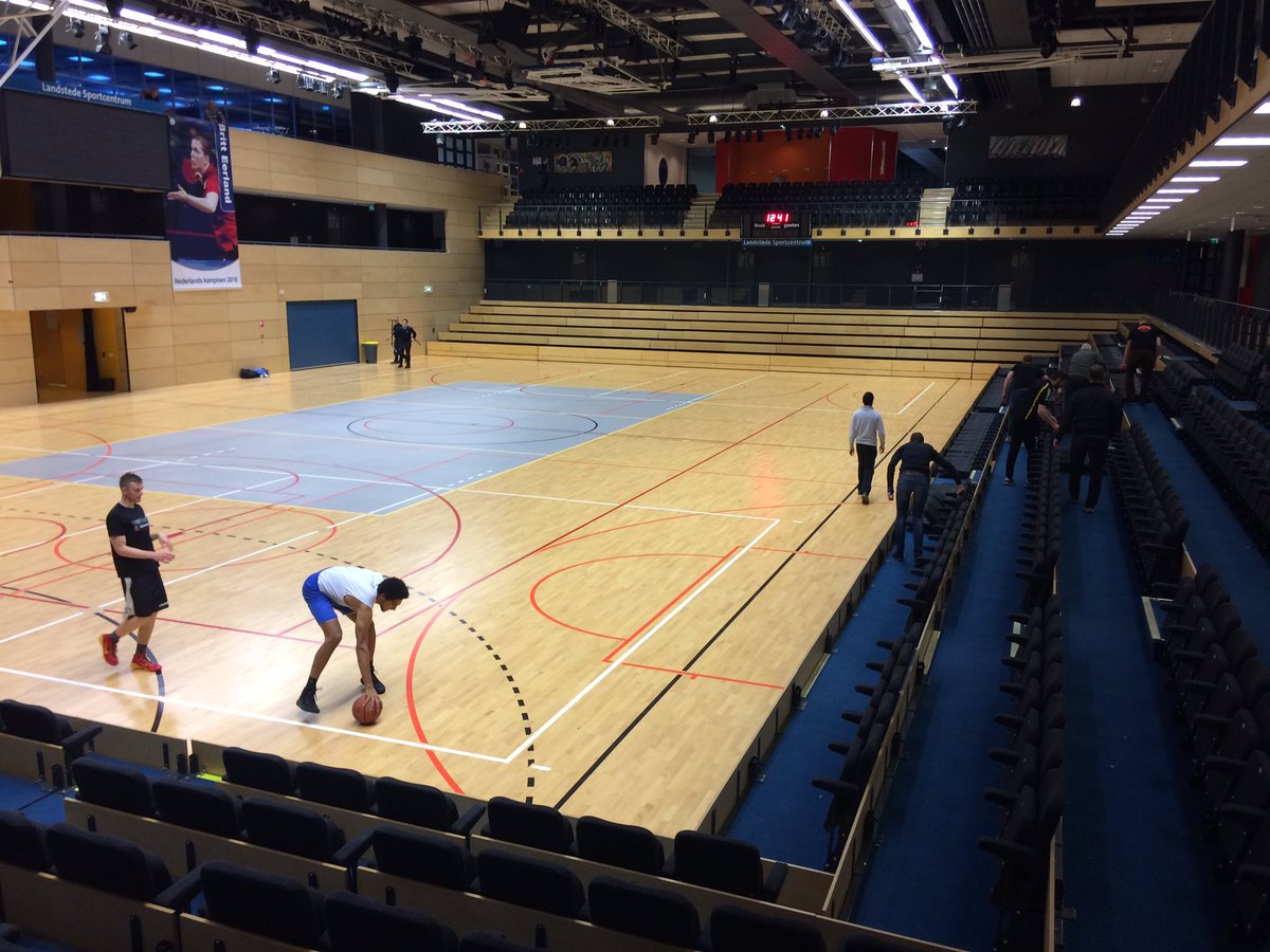 Lets Go! Opbouw <a href="/NKTafeltennis/">NK Tafeltennis</a> van start in <a href="/LandstedeSport/">Landstede Sportcentr</a>.