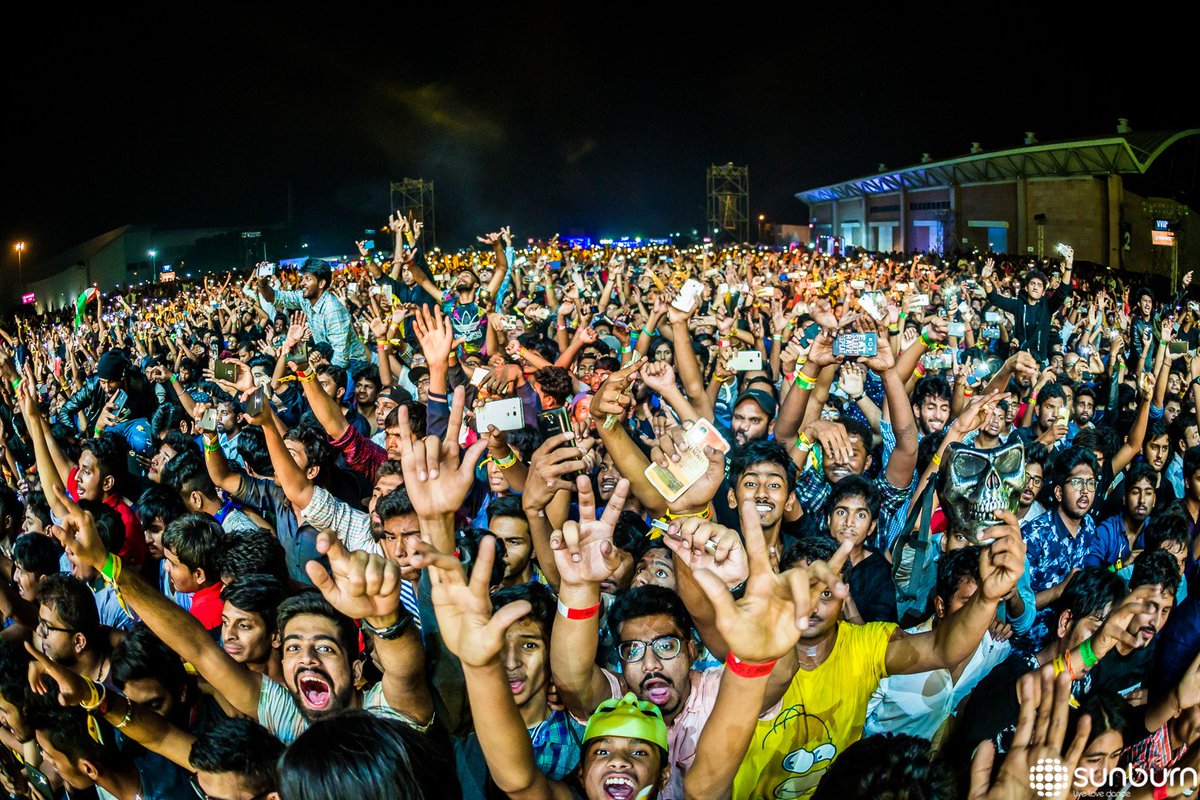 That feeling when you know it's the weekend! 🤣
#TGIF #Friyay #Sunburn #Woohoo #VoilaEvents