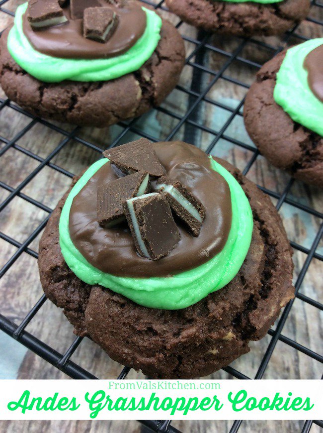jet_research's tweet photo. Just in time for #StPatricksDay - Andes Chocolate Mint Grasshopper #Cookies #Recipe!  https://t.co/EyQ25MlBk3 https://t.co/XmKIpgIuLQ