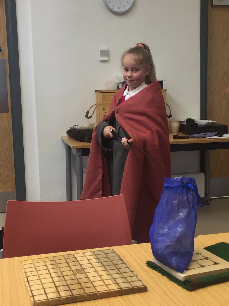 BearparkPrimary's tweet photo. Class 4 are out at the @PalaceGreenLib to add to our learning on Vikings. We're having a fantastic time! #BrilliantBearpark https://t.co/mETFTiXUNZ