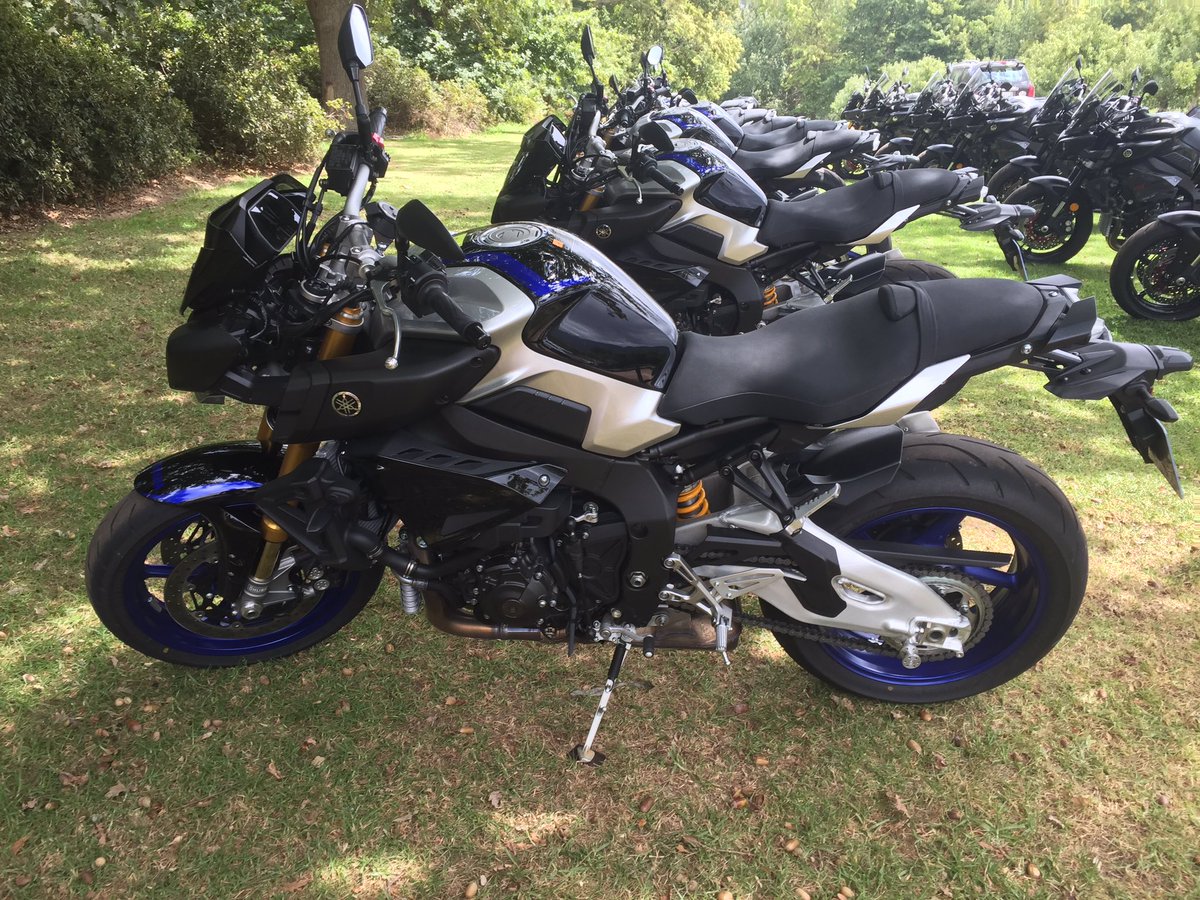 motosnet's tweet photo. Seguimos en Surafrica, hoy con la @yamahamotoreu #mt10test fantástica naked equipada hasta los topes. @Ohlinsracing @EduFdezMaso https://t.co/ELFAoR0aOe