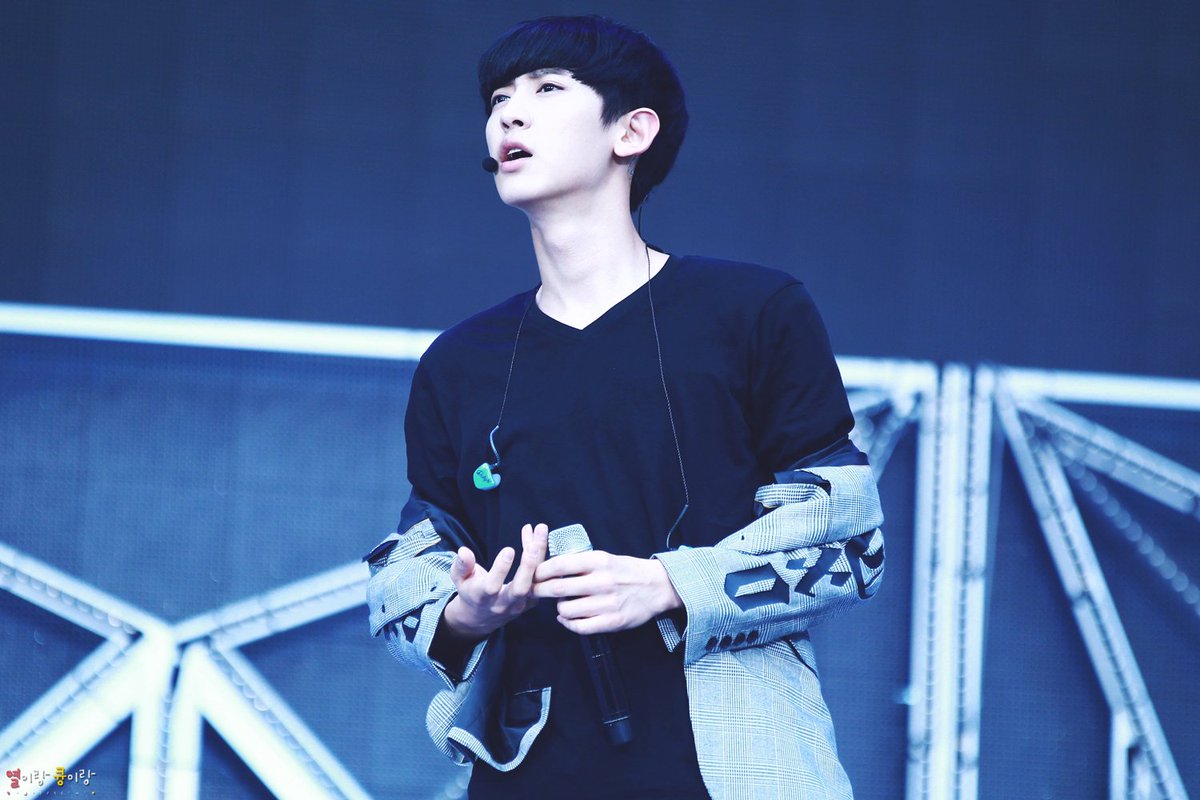 knockknock0408's tweet photo. [DL] 140815 CHANYEOL cr.열이랑큥이랑_28P
LINK >> https://t.co/atQUQaQVAq https://t.co/e98IZwBw7b